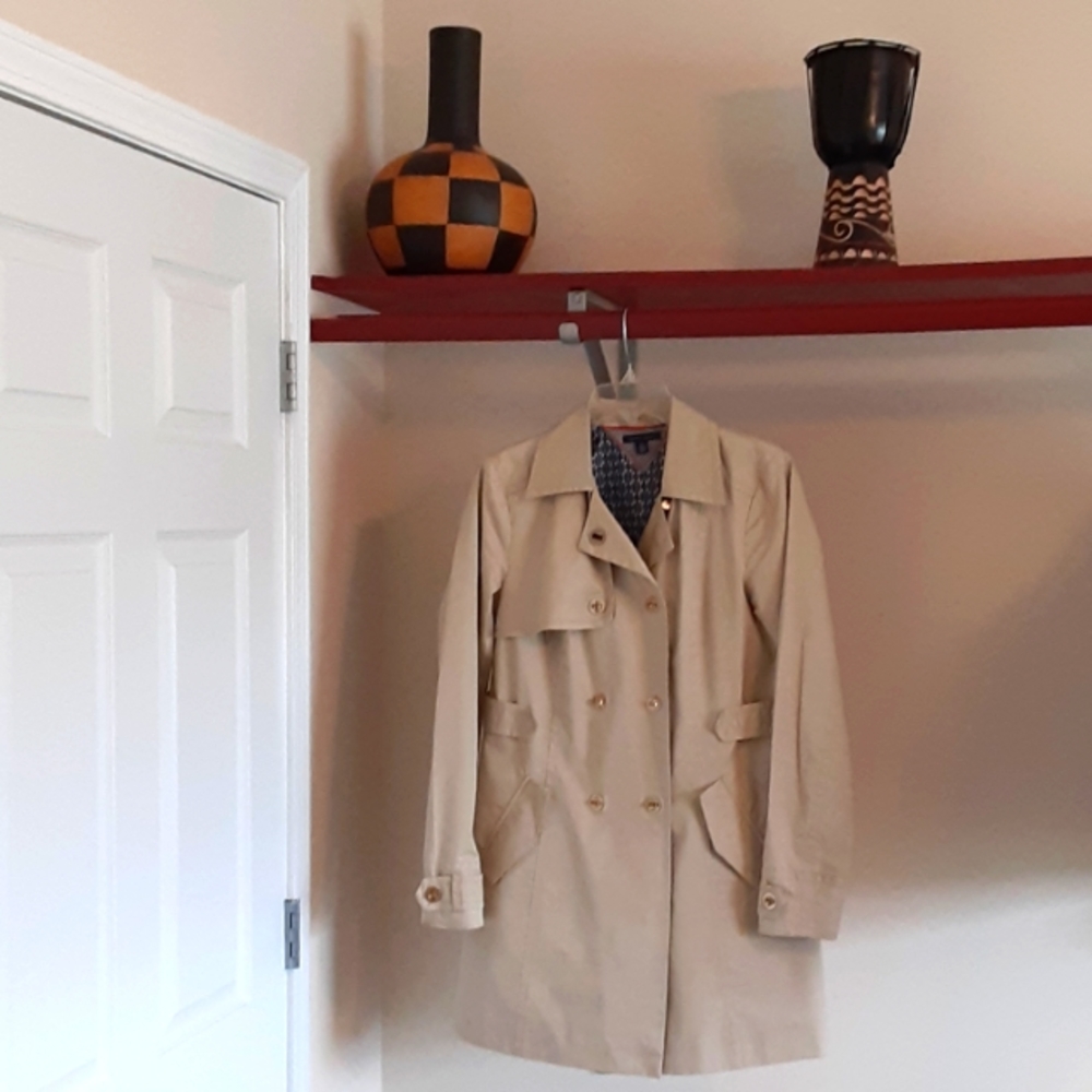 Women's Tommy Hilfiger coat, tan color size S/P